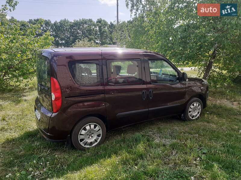 Fiat Doblo Panorama 2011