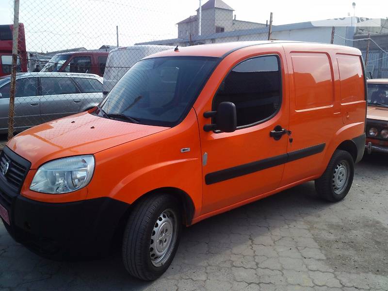 Грузопассажирский фургон Fiat Doblo 2010 в 