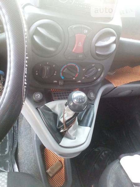 Хэтчбек Fiat Doblo 2006 в Черновцах