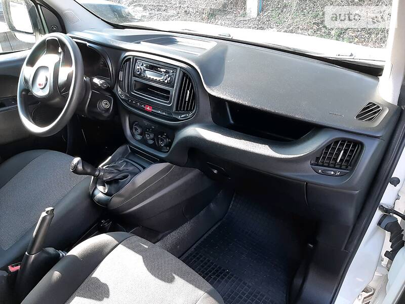 Вантажопасажирський фургон Fiat Doblo 2017 в Дніпрі