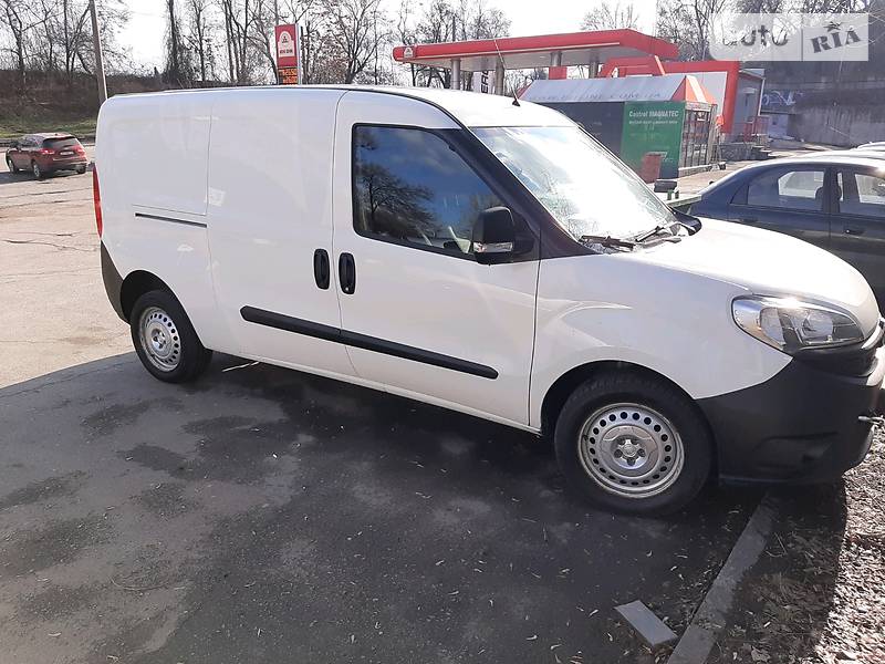 Вантажопасажирський фургон Fiat Doblo 2017 в Дніпрі