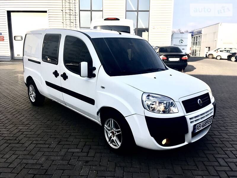 Вантажопасажирський фургон Fiat Doblo 2006 в Вінниці