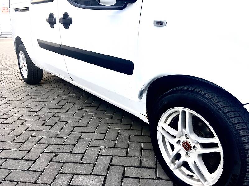 Вантажопасажирський фургон Fiat Doblo 2006 в Вінниці