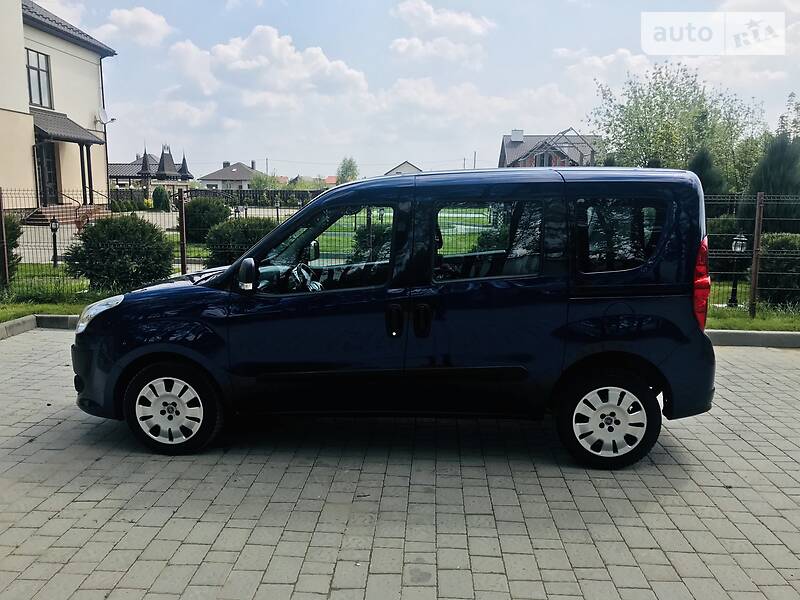 Вантажопасажирський фургон Fiat Doblo 2014 в Стрию