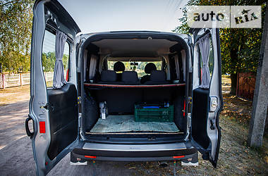 Грузопассажирский фургон Fiat Doblo 2010 в 