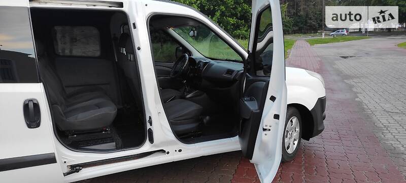 Мінівен Fiat Doblo 2012 в Києві фото 4 Мінівен Fiat Doblo 2012 в Києві