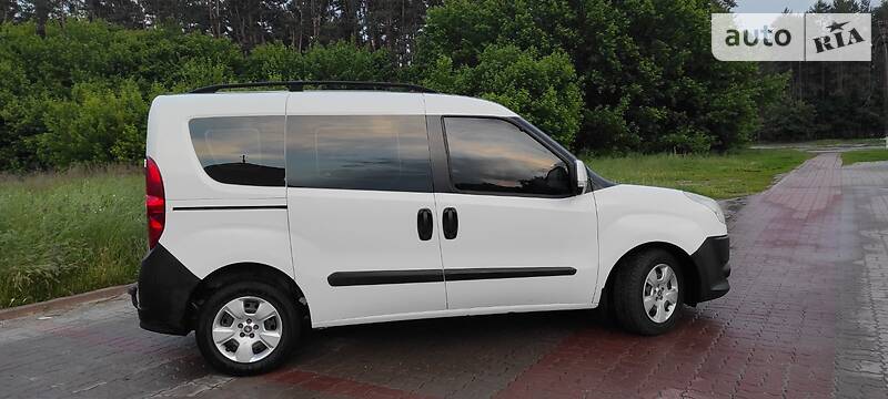 Мінівен Fiat Doblo 2012 в Києві фото 8 Мінівен Fiat Doblo 2012 в Києві