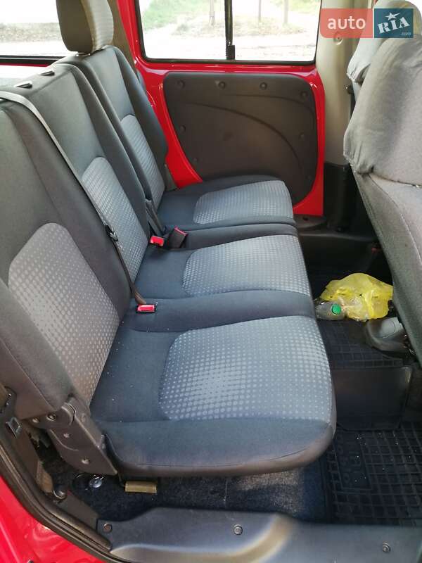 Минивэн Fiat Doblo 2006 в Сарнах