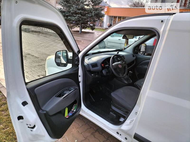 Грузовой фургон Fiat Doblo 2014 в Львове