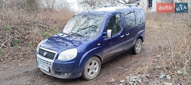 Минивэн Fiat Doblo 2009 в 
