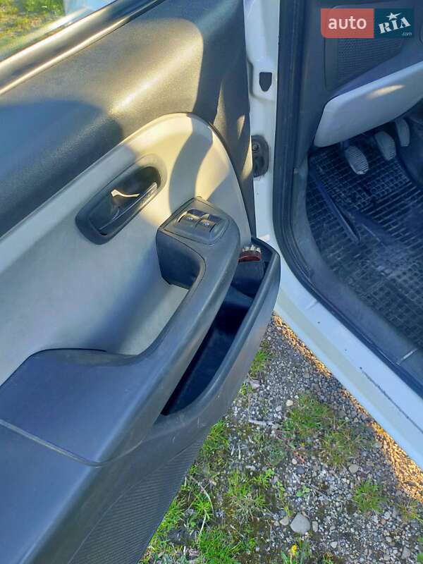 Седан Fiat Doblo 2006 в Городке