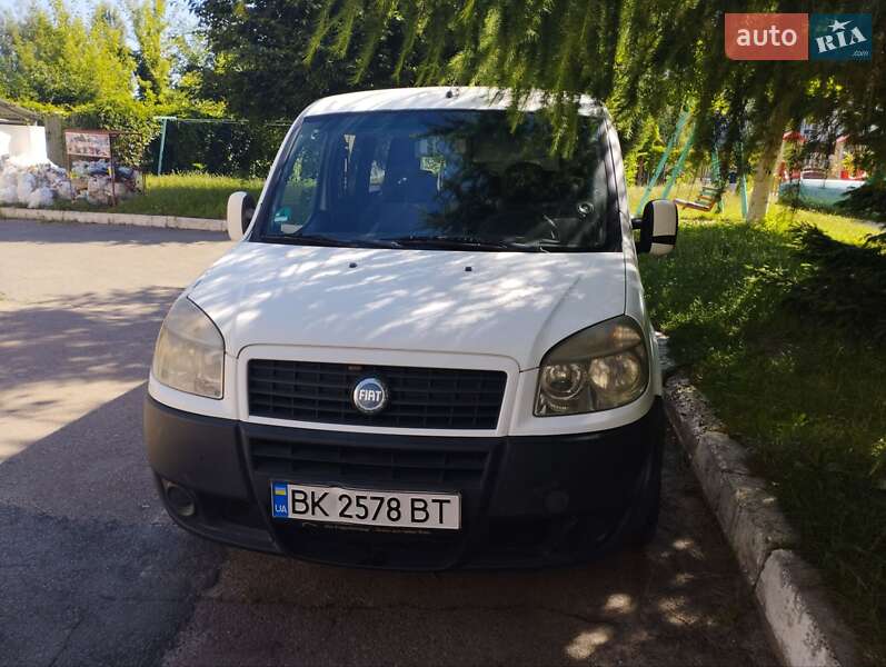 Мінівен Fiat Doblo 2006 в Рівному