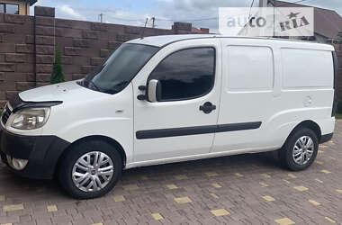 Грузовой фургон Fiat Doblo 2010 в Луцке