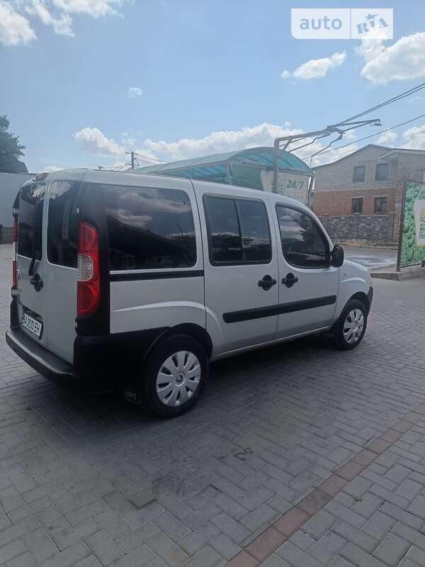 Минивэн Fiat Doblo 2010 в Николаеве