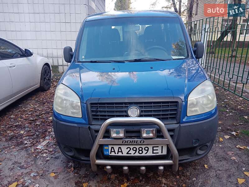 Минивэн Fiat Doblo 2007 в Киеве