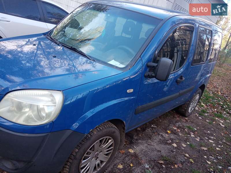 Минивэн Fiat Doblo 2007 в Киеве