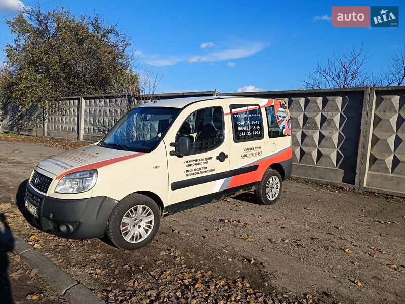 Минивэн Fiat Doblo 2007 в Киеве