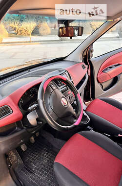 Минивэн Fiat Doblo 2011 в 