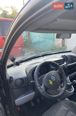 Минивэн Fiat Doblo 2006 в 