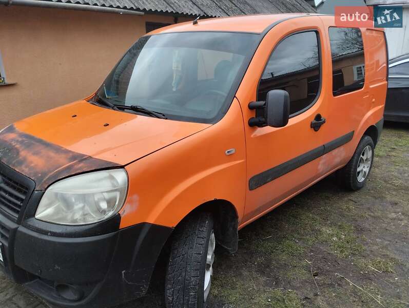 Минивэн Fiat Doblo 2010 в Ровно