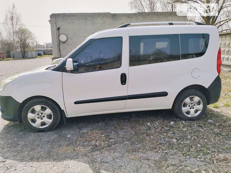 Минивэн Fiat Doblo 2011 в Чернигове