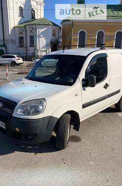 Вантажний фургон Fiat Doblo 2010 в Києві