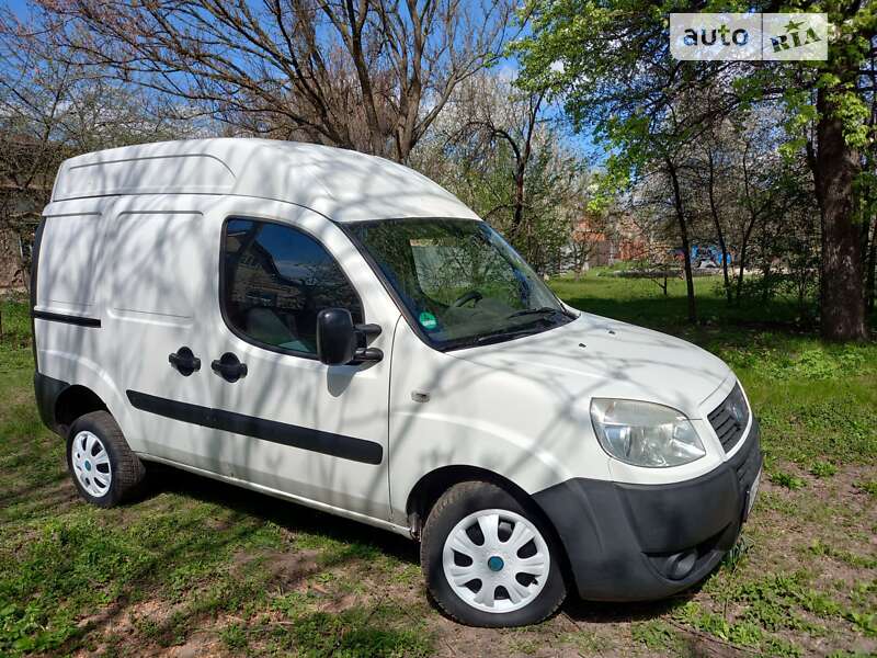 Грузовой фургон Fiat Doblo 2007 в Ромнах