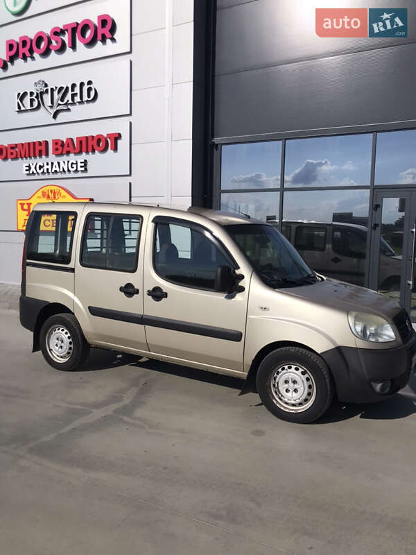 Минивэн Fiat Doblo 2008 в Буске