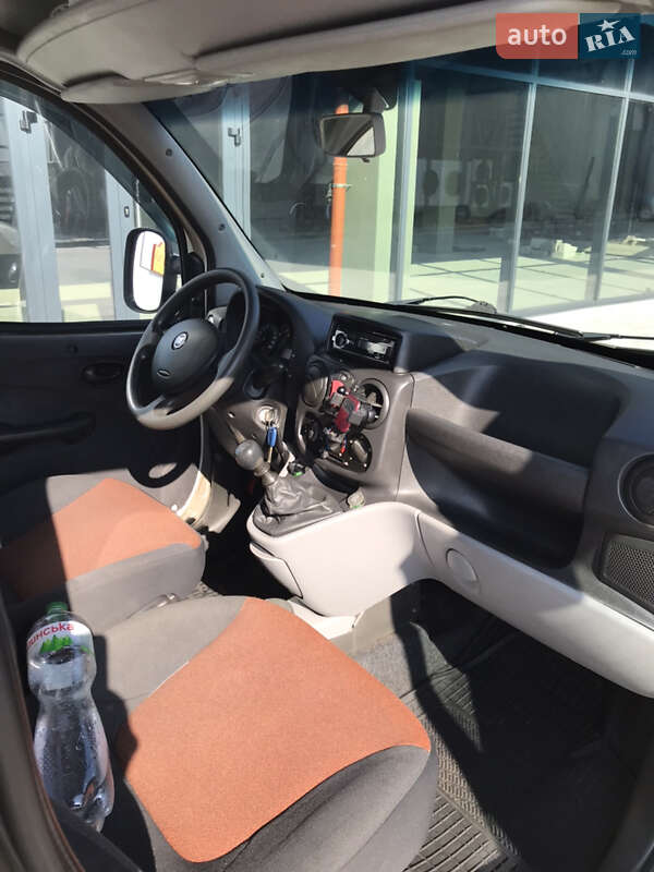 Минивэн Fiat Doblo 2008 в Буске