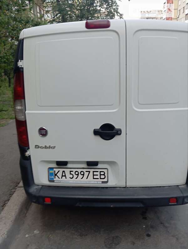 Вантажний фургон Fiat Doblo 2014 в Києві