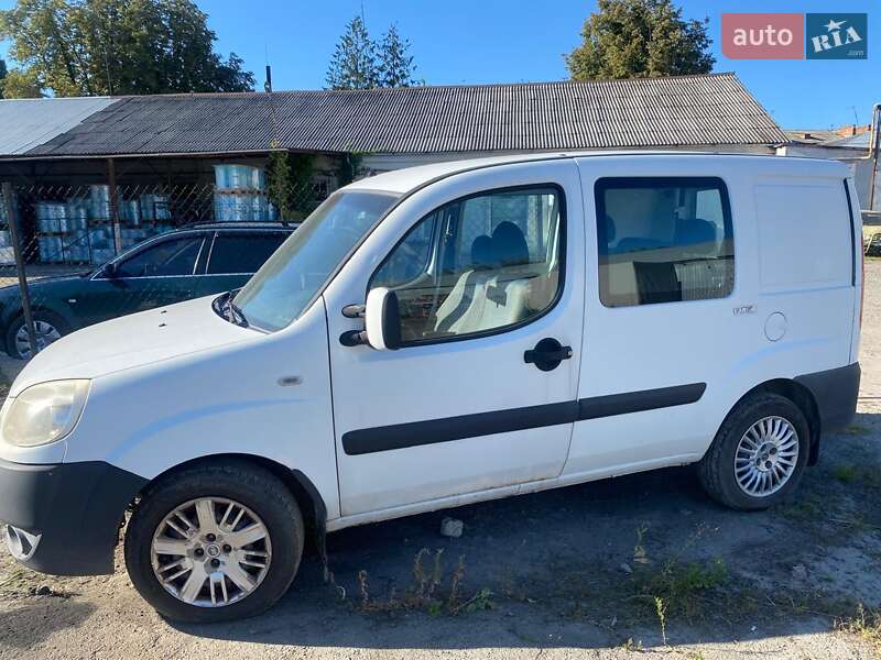 Грузопассажирский фургон Fiat Doblo 2007 в Луцке