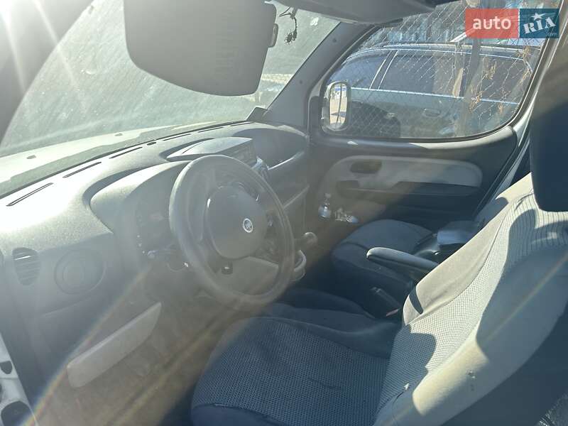 Грузопассажирский фургон Fiat Doblo 2007 в Луцке