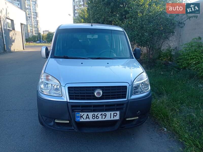 Минивэн Fiat Doblo 2008 в Киеве