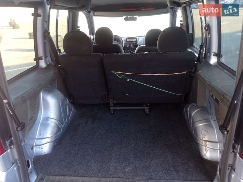 Минивэн Fiat Doblo 2008 в Киеве