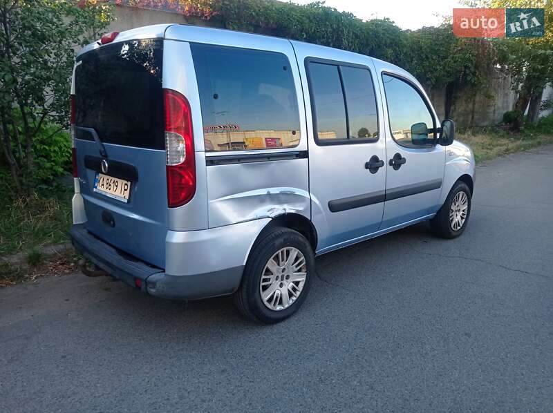 Минивэн Fiat Doblo 2008 в Киеве