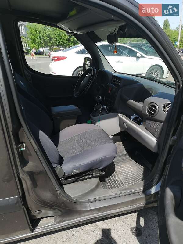 Минивэн Fiat Doblo 2008 в Киеве