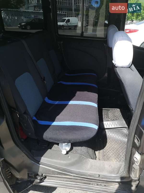 Минивэн Fiat Doblo 2008 в Киеве