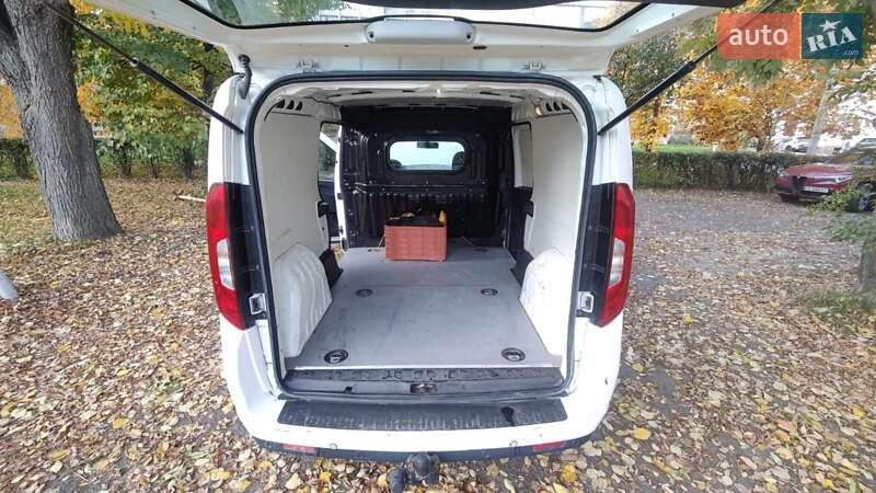 Грузовой фургон Fiat Doblo 2015 в Черновцах