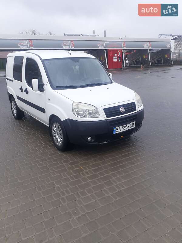 Минивэн Fiat Doblo 2008 в Кропивницком фото Минивэн Fiat Doblo 2008 в Кропивницком