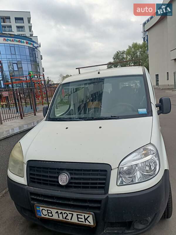 Минивэн Fiat Doblo 2010 в Киеве