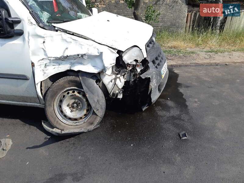 Минивэн Fiat Doblo 2001 в Киеве