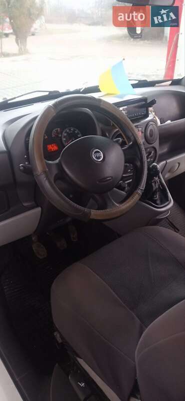 Мінівен Fiat Doblo 2005 в Чернівцях