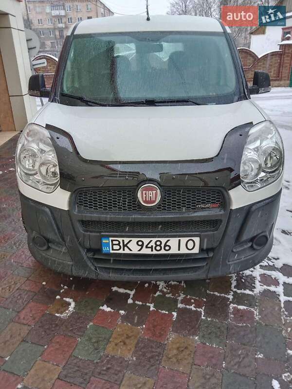 Минивэн Fiat Doblo 2011 в Сарнах