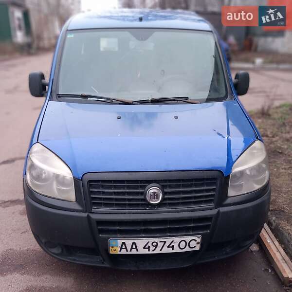 Минивэн Fiat Doblo 2008 в Киеве