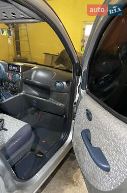 Минивэн Fiat Doblo 2003 в 