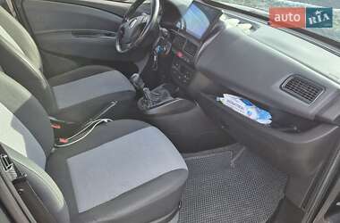 Минивэн Fiat Doblo 2011 в 