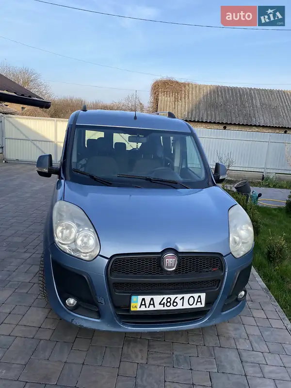 Минивэн Fiat Doblo 2010 в 