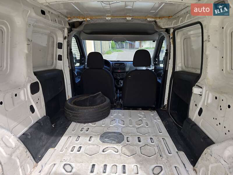 Вантажний фургон Fiat Doblo 2013 в Києві