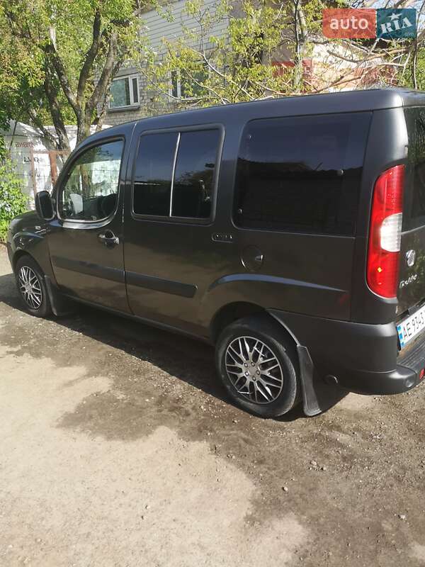 Минивэн Fiat Doblo 2008 в Киеве