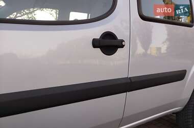 Мінівен Fiat Doblo 2011 в 